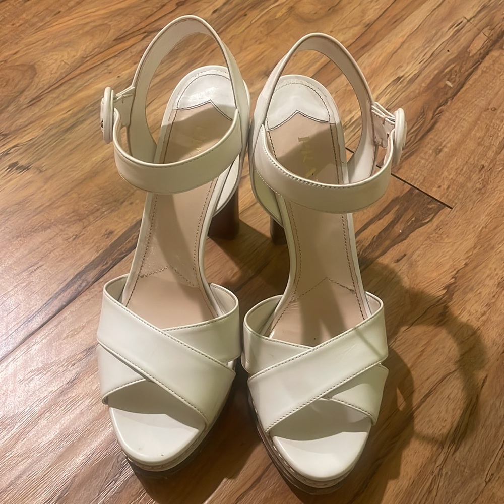 Sandals - Picture 3 of 6